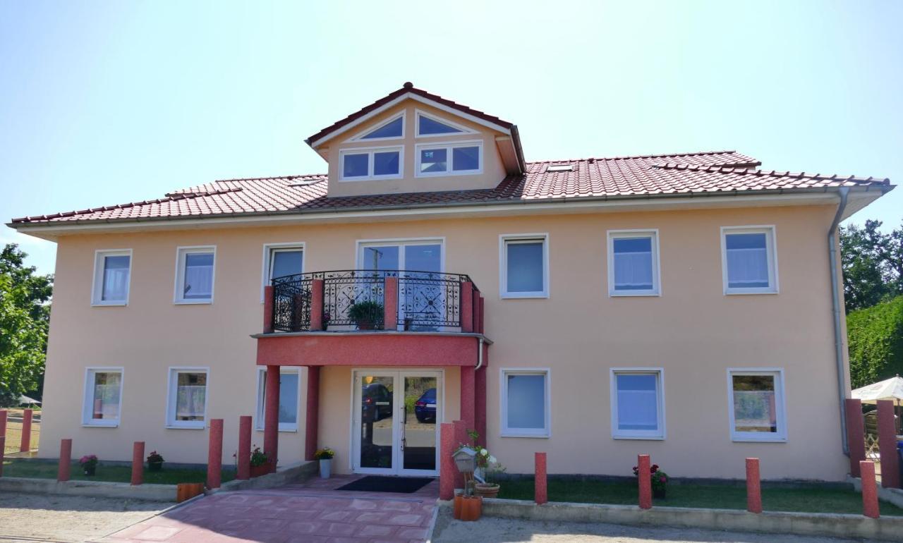 Seehotel Bad Kleinen Экстерьер фото